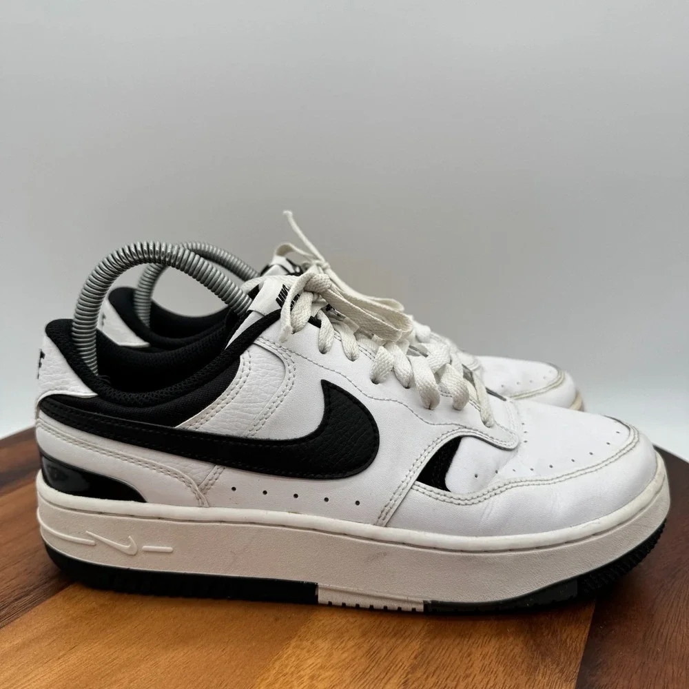 Nike Gamma Force Shoes Womens 9 White Black Basketball‎ Athletic Sneakers